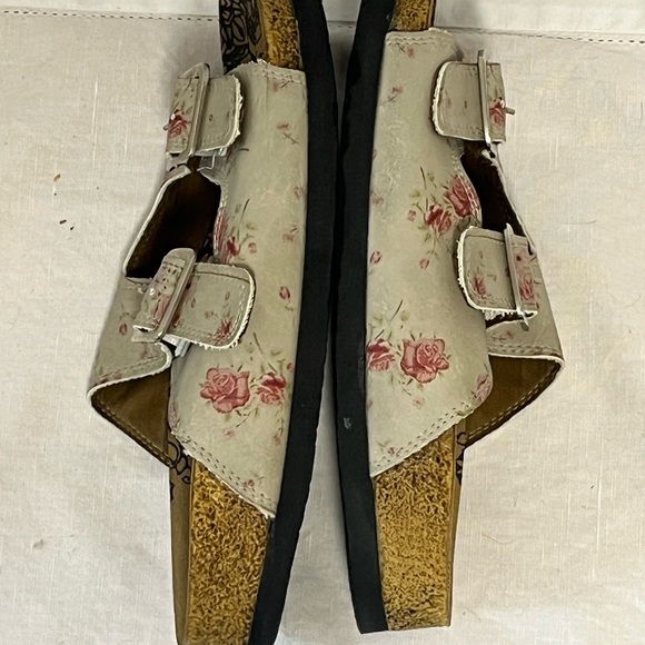 Calceo Floral Beige Sandals with Buckles Cork Sole - Picture 7 of 8